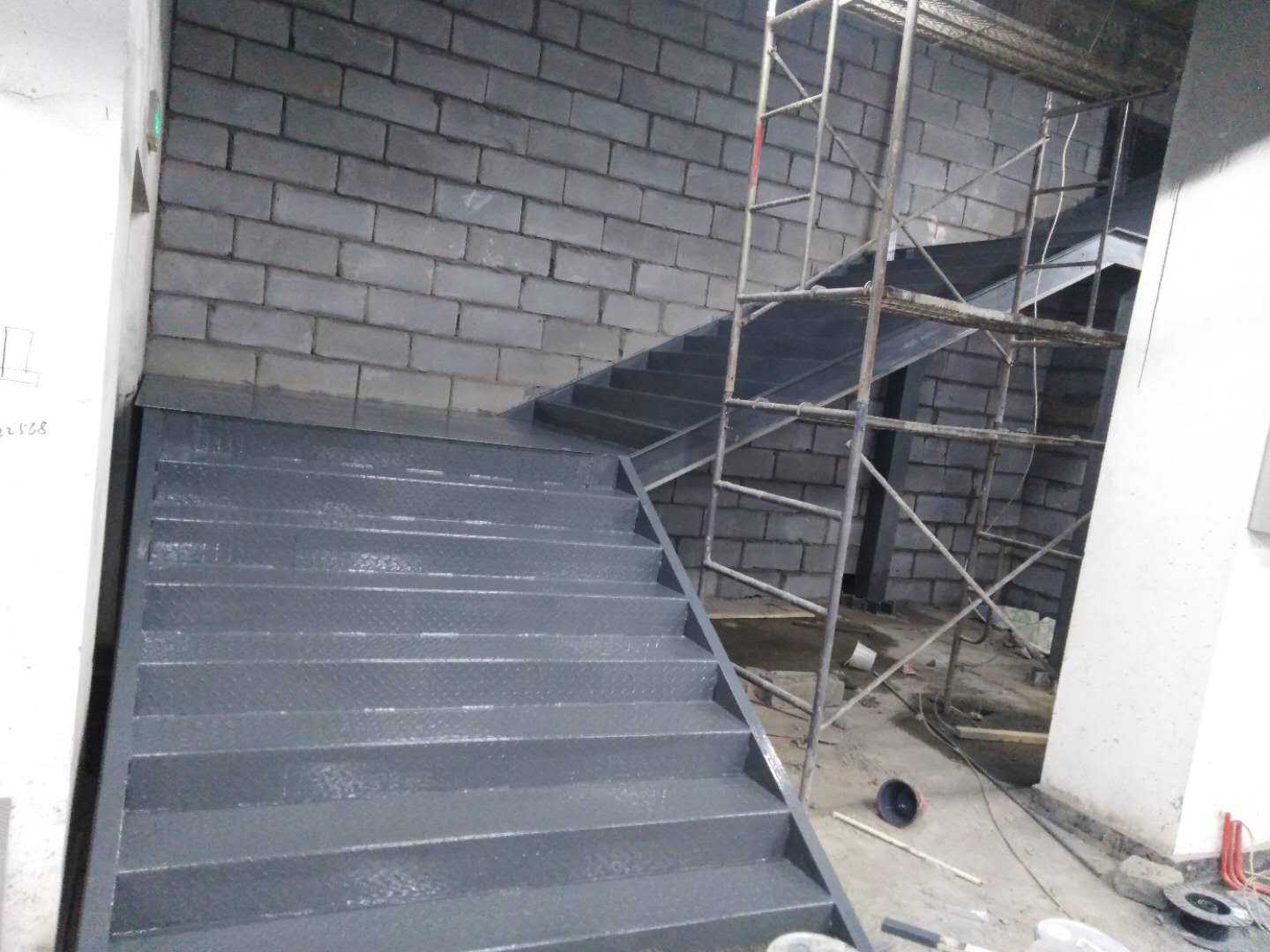 2019年欣奕缘济南保利中心超市楼板开洞新增通道楼梯工程7